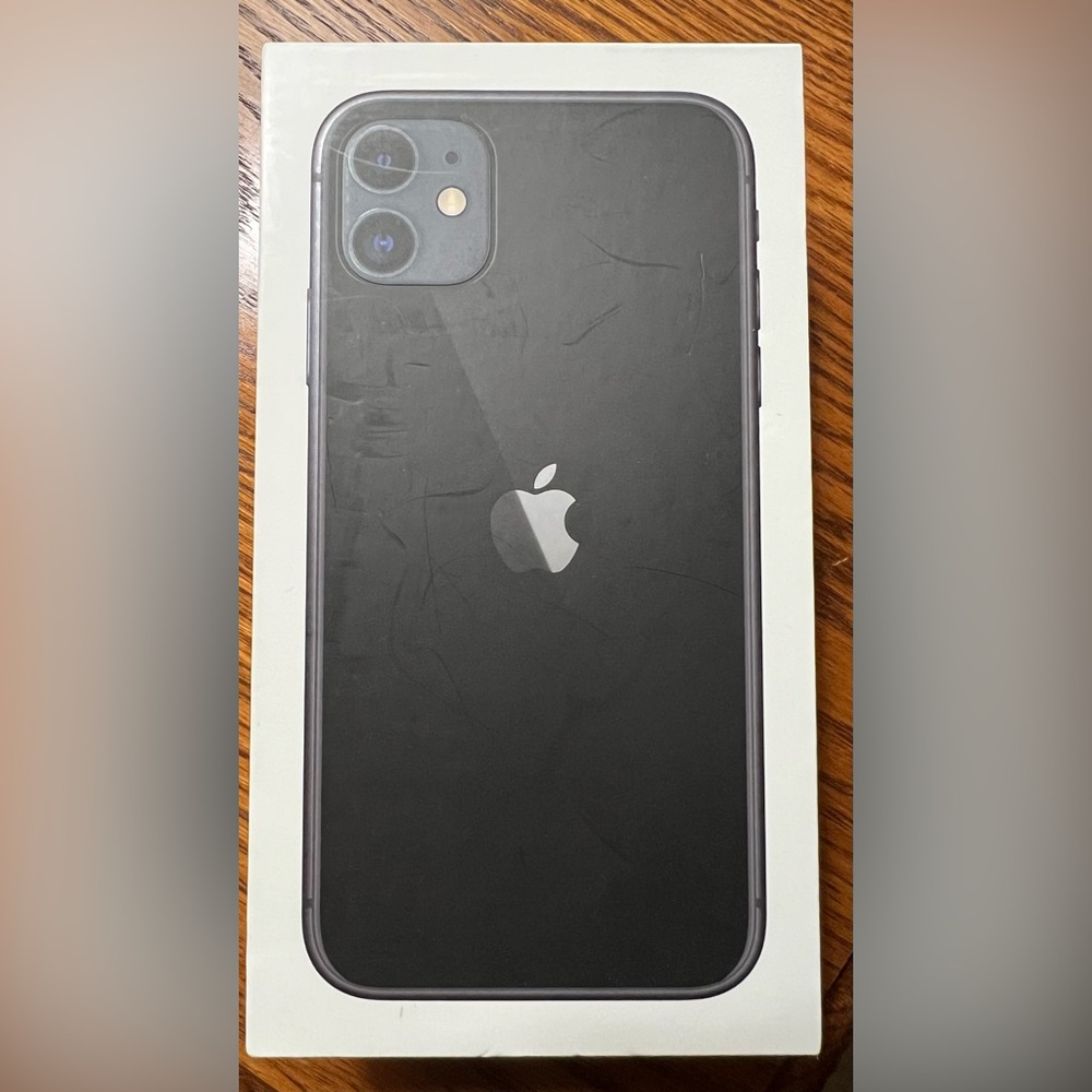 NO PHONE Apple iPhone 11 Black Retail Box w/ New AU Charger & Cable A2221